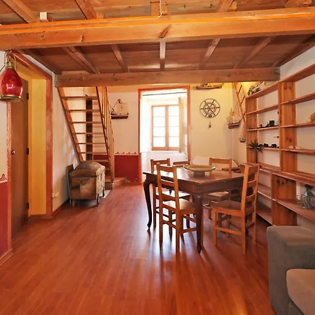 B10 - Rua Do Canal 2 Bed * Lagos