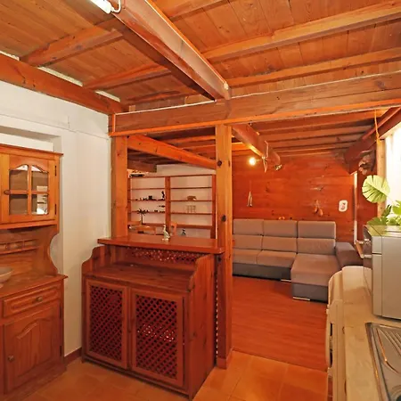 B10 - Rua Do Canal 2 Bed Lagos