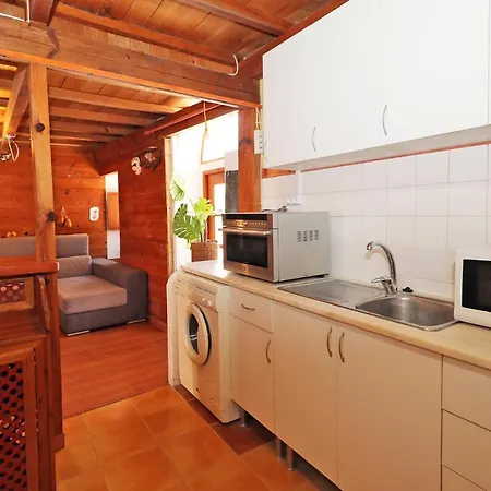 B10 - Rua Do Canal 2 Bed * Lagos
