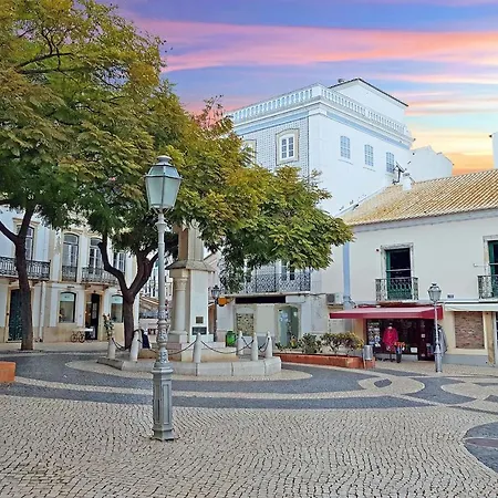 B10 - Rua Do Canal 2 Bed * Lagos