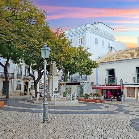 B10 - Rua Do Canal 2 Bed * لاغوس